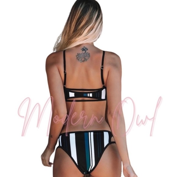 New! Adorable Striped Cut Out Keyhole 2pc Bikini Swimsuit - Picture 3 of 6